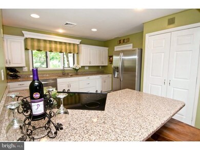 61 Spinythorn Rd, Levittown, PA 19056 - photo 7