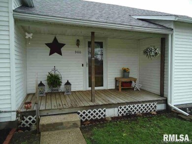 900 S Plum St, Virginia, IL 62691 - photo 3