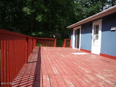 833 Redstart Ct, Lackawaxen Township, PA 18428 - photo 4