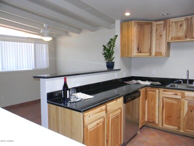 Love that kitchen!