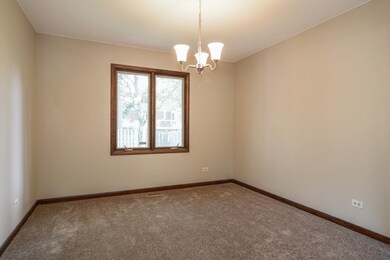 4560 Tall Oaks Ln, Rolling Meadows, IL 60008 - photo 5