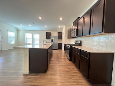 102 Wolseley Dr, Hutto, TX 78634 - photo 4