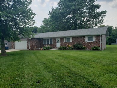 216 Willow Dr, Collinsville, IL 62234 - photo 2