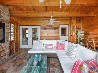 112 Wedig St, Port Lavaca, TX 77979 - photo 6