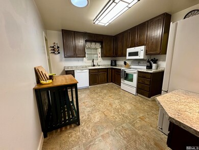 904 S Bridge St, Winnemucca, NV 89445 - photo 4