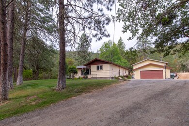 6201 Castle Terrace, Central Point, OR 97502 - photo 2