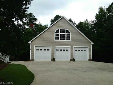 1541 Brownstone Hills Dr, Asheboro, NC 27205 - photo 3