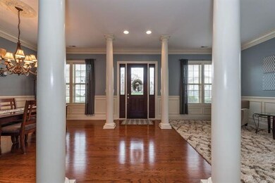 Gorgeous, well lit entryway