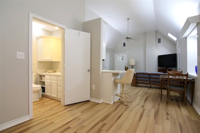 413 Fulton St unit B, Denton, TX 76201 - photo 6