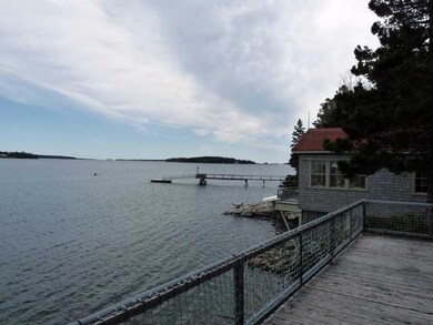 Waterfront/Dock/Pier.