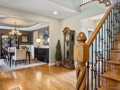 2-story foyer w/ dining room and office on either