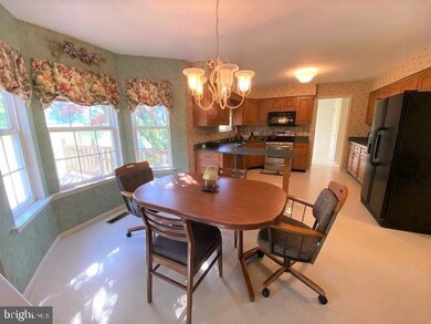 171 Winding Creek Way, Harleysville, PA 19438 - photo 5