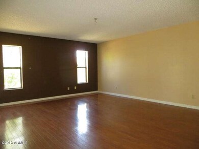 023-416754-LivingRoom
