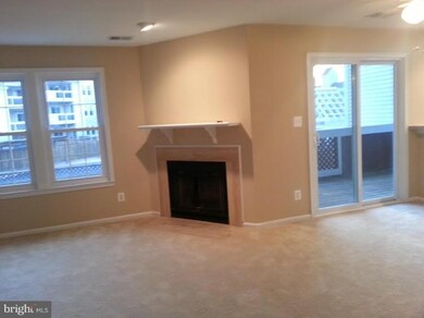 12893B Grays Pointe Rd unit B, Fairfax, VA 22033 - photo 4