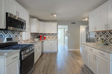 4033N14thPl011