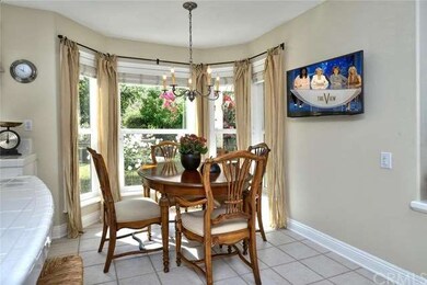 Inviting Informal Eating Area - Notice the Relaxin
