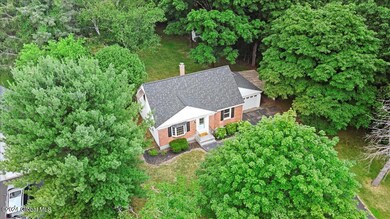 33 Harlau Dr, Schenectady, NY 12302 - photo 2