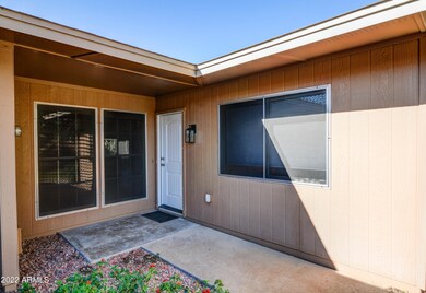 10805 W Santa fe Dr, Sun City, AZ 85351 - photo 6