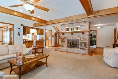 2406 Cimarron Ct, Naperville, IL 60565 - photo 2