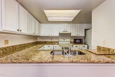2100 W Lemon Tree Place unit 64, Chandler, AZ 85224 - photo 5