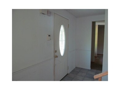 Entry/Foyer.