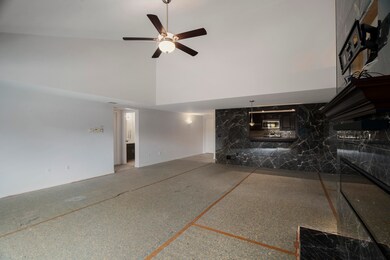 Living room & Entry