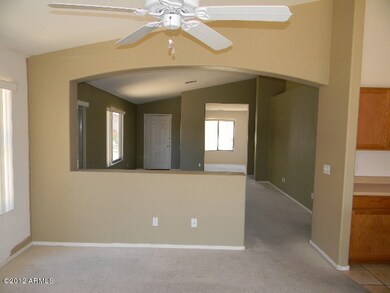 #023-368306 Family Room 1