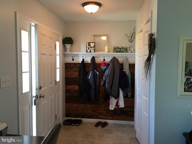 702 Rutherford Dr, Greencastle, PA 17225 - photo 3