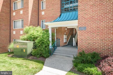 11800 Breton Ct unit 11B, Reston, VA 20191 - photo 2