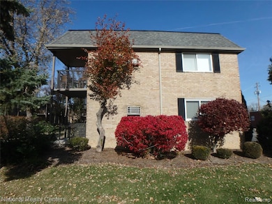 1727 E 14 Mile Rd, Birmingham, MI 48009 - photo 2