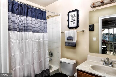 2910 Chinkapin Oak Ln unit 186, Woodbridge, VA 22191 - photo 3