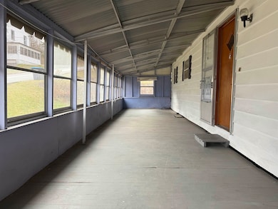 30 Mountain Ave, Saint Johnsbury, VT 05819 - photo 5