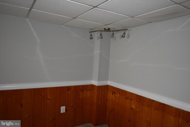 1226 Deanwood Rd, Parkville, MD 21234 - photo 3