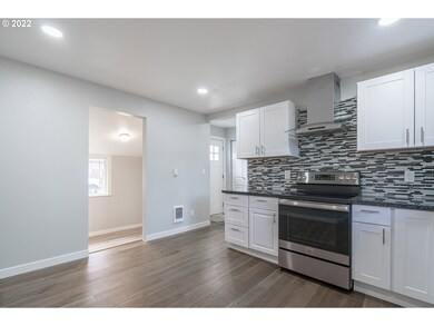 104 E 2nd St, Amity, OR 97101 - photo 6