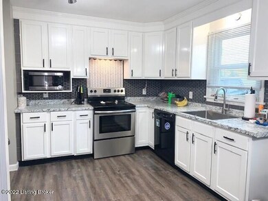 7908 Smyrna Pkwy, Louisville, KY 40228 - photo 4