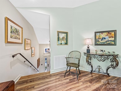 73 Ridgetop Cir unit 303, Brevard, NC 28712 - photo 4