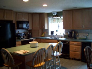 89 Perry Rd, North Falmouth, MA 02556 - photo 3