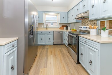 835 Spring Valley Dr, Anderson, IN 46011 - photo 5