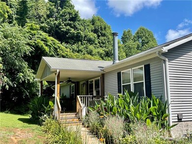 75 Hampton Rd, Leicester, NC 28748 - photo 2