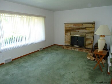 10 Turnstile Dr, Albany, NY 12203 - photo 2