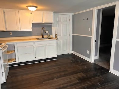 411 Fourth unit 2A, Rollinsford, NH 03869 - photo 4