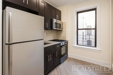 85 Eastern Pkwy unit 3E, Proshei, NY 11238 - photo 3