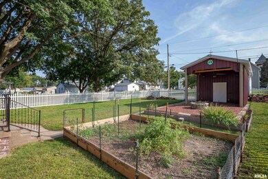 901 W 16th St, Davenport, IA 52804 - photo 5