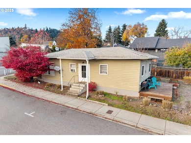 320 NE Tohomish St, White Salmon, WA 98672 - photo 4