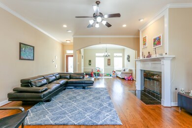 5118 E Jerad Dr, Houston, TX 77018 - photo 6