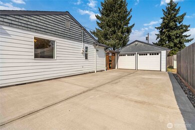 2818 Maple St, Longview, WA 98632 - photo 4