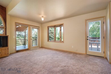 Access to back and side decks