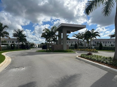 17183 SW 2nd Cir, Pembroke Pines, FL 33027 - photo 4