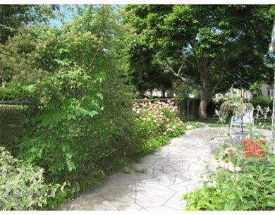 26 Palmer St, South Dartmouth, MA 02748 - photo 4