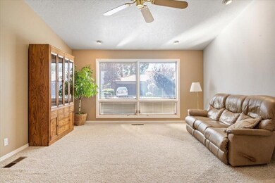 5 Family Room-5